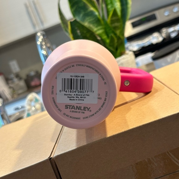 Stanley 40oz Flamingo H2.0 Flowstate Quencher Tumbler Pink ✅ NEW IN HAND - Picture 4 of 4
